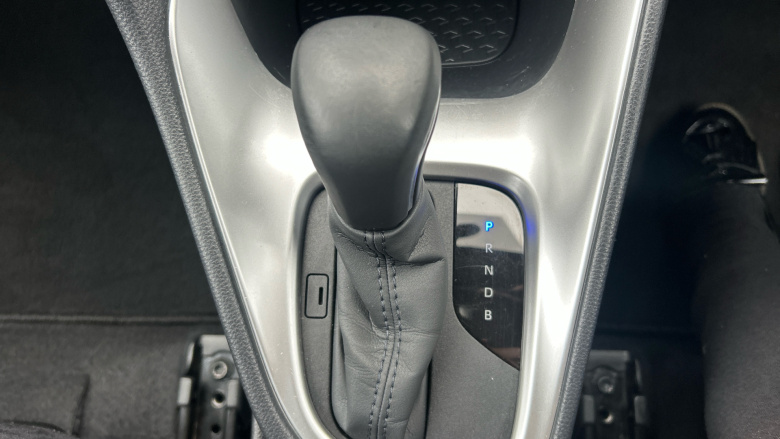 Toyota Yaris 1.5 Hybrid Design 5dr CVT Hybrid Hatchback